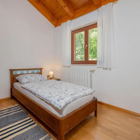 House Plavcic Jurasi