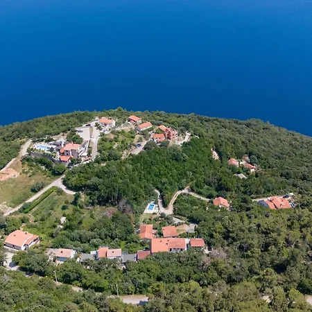 House Plavcic Semesterbostad Jurasi