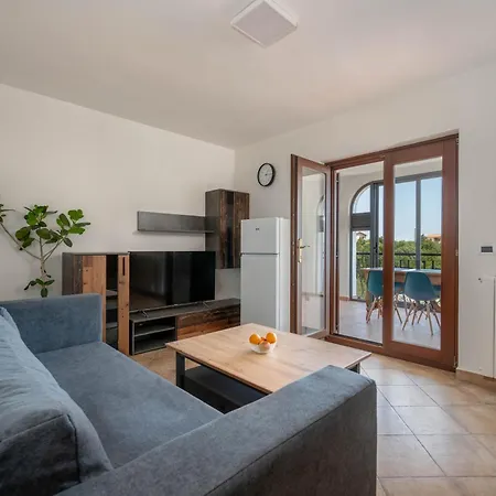 House Plavcic Jurasi